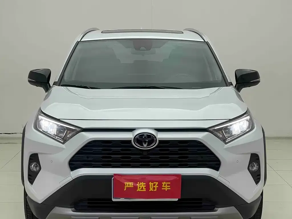 Toyota RAV4 — фото 7