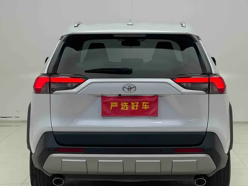 Toyota RAV4 — фото 3