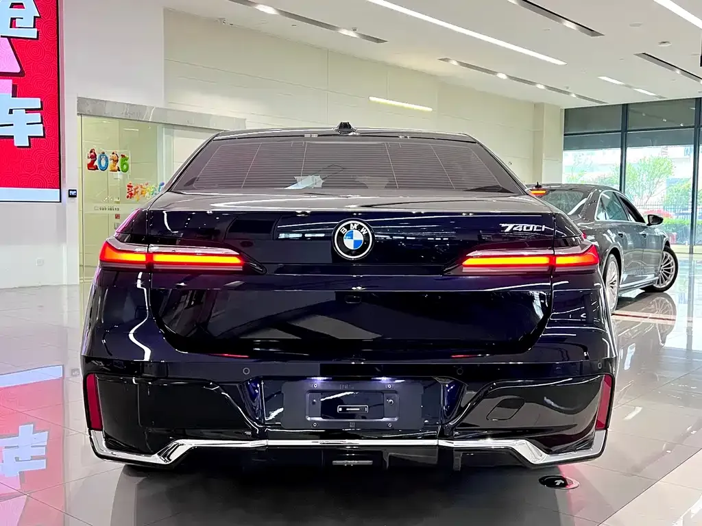 BMW 7 Series — фото 10