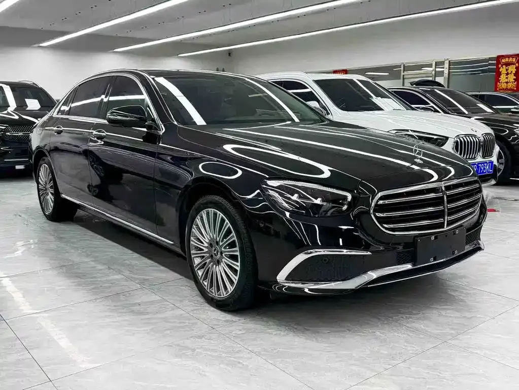 Mercedes-Benz E-Class — фото 7