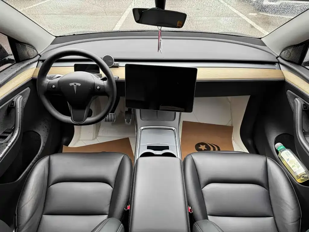 Tesla Model Y — фото 4