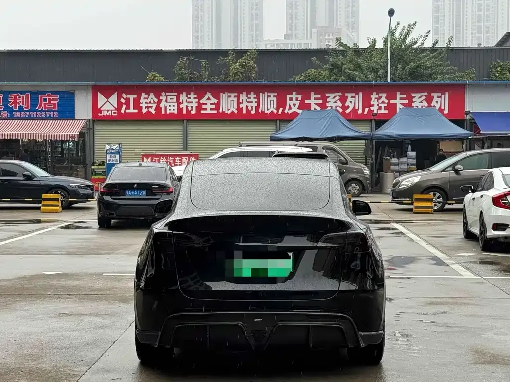 Tesla Model Y — фото 5