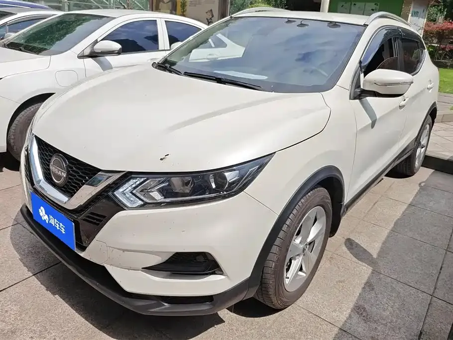 Nissan Qashqai — фото 1