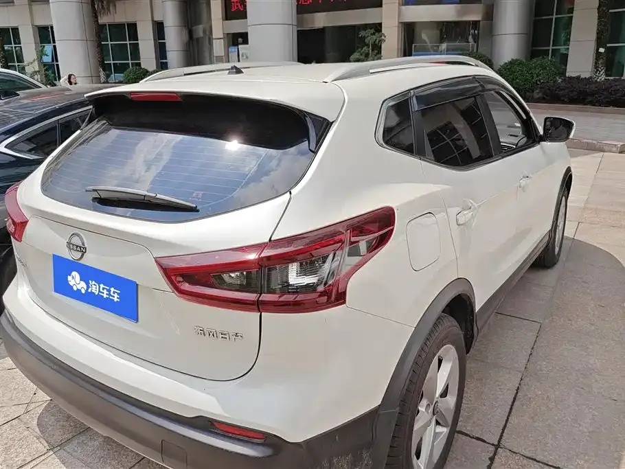 Nissan Qashqai — фото 2