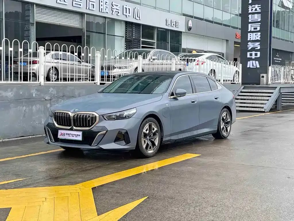 BMW i5 — фото 1