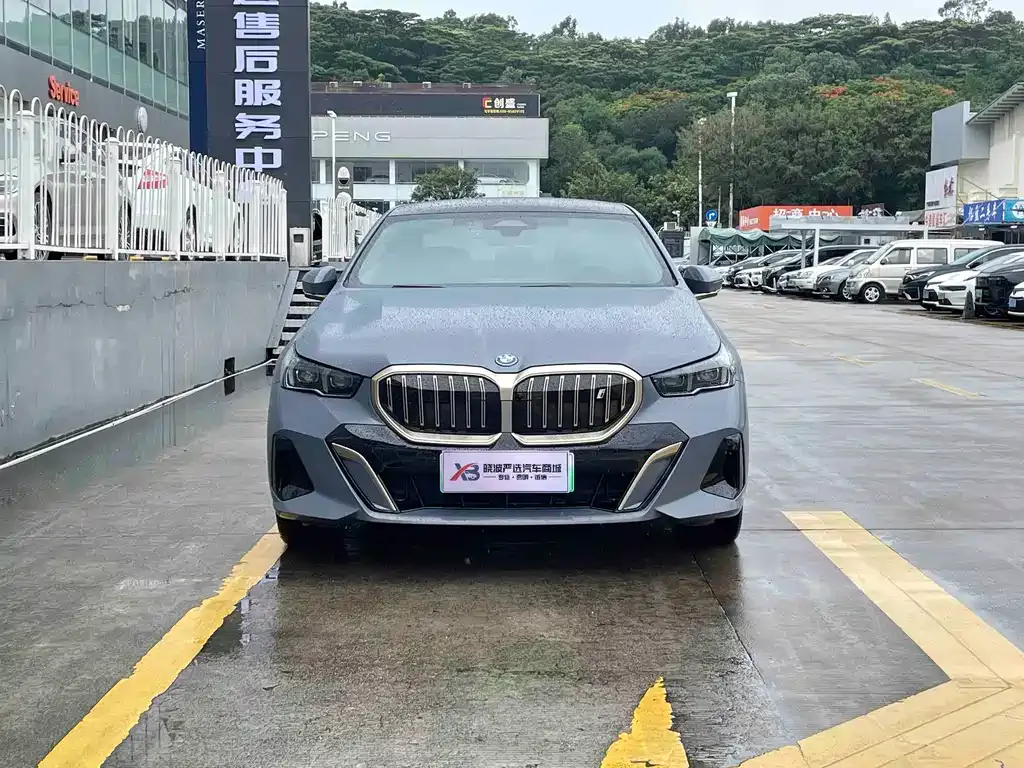 BMW i5 — фото 5
