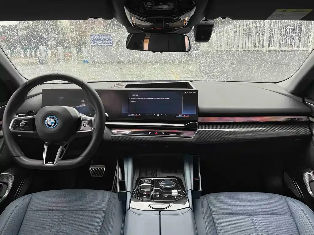 BMW i5 — фото 8