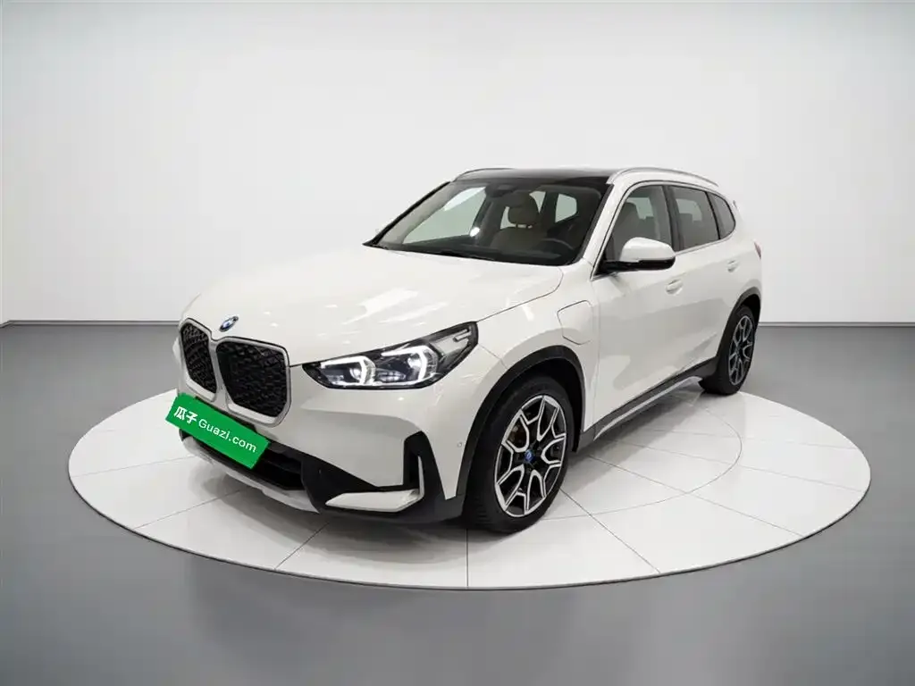 BMW iX1