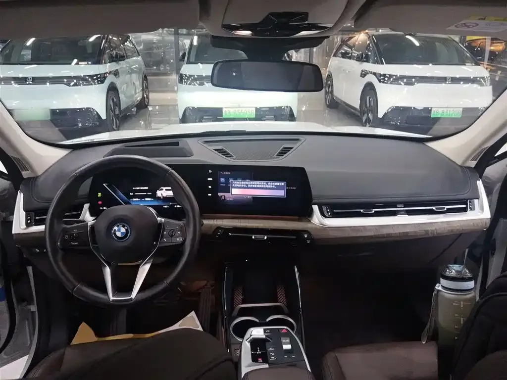 BMW iX1 2024 из CN, фото 10