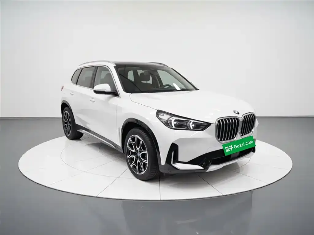 BMW iX1 2024 из CN, фото 3