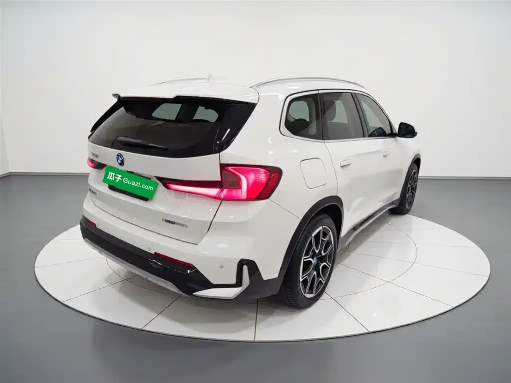 BMW iX1 2024 из CN, фото 8