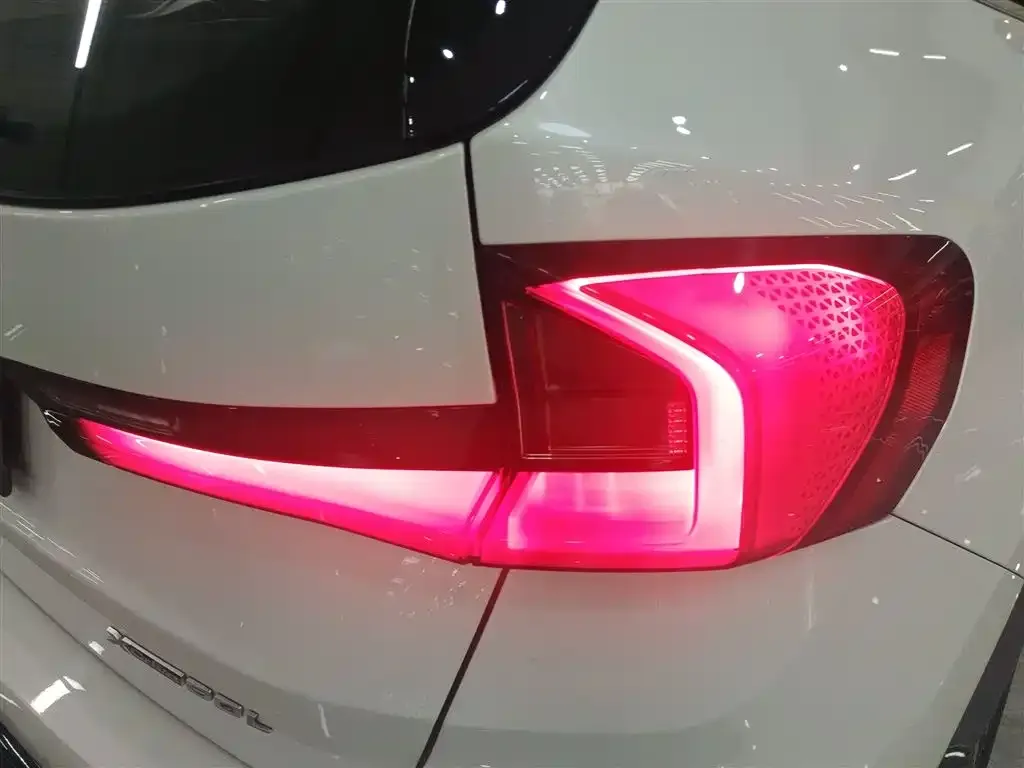 BMW iX1 2024 из CN, фото 7