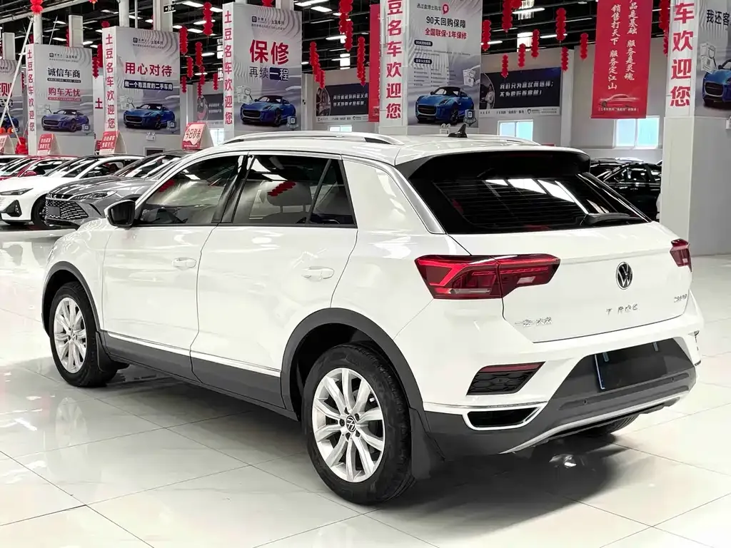 Volkswagen T-Roc — фото 4