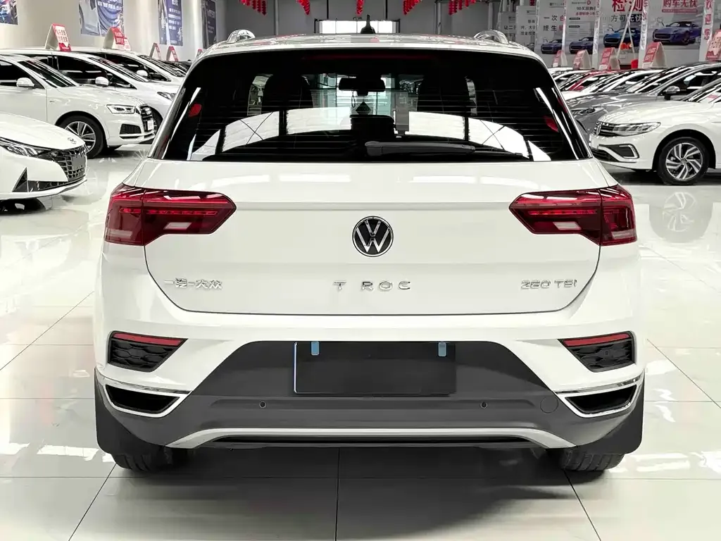 Volkswagen T-Roc — фото 6