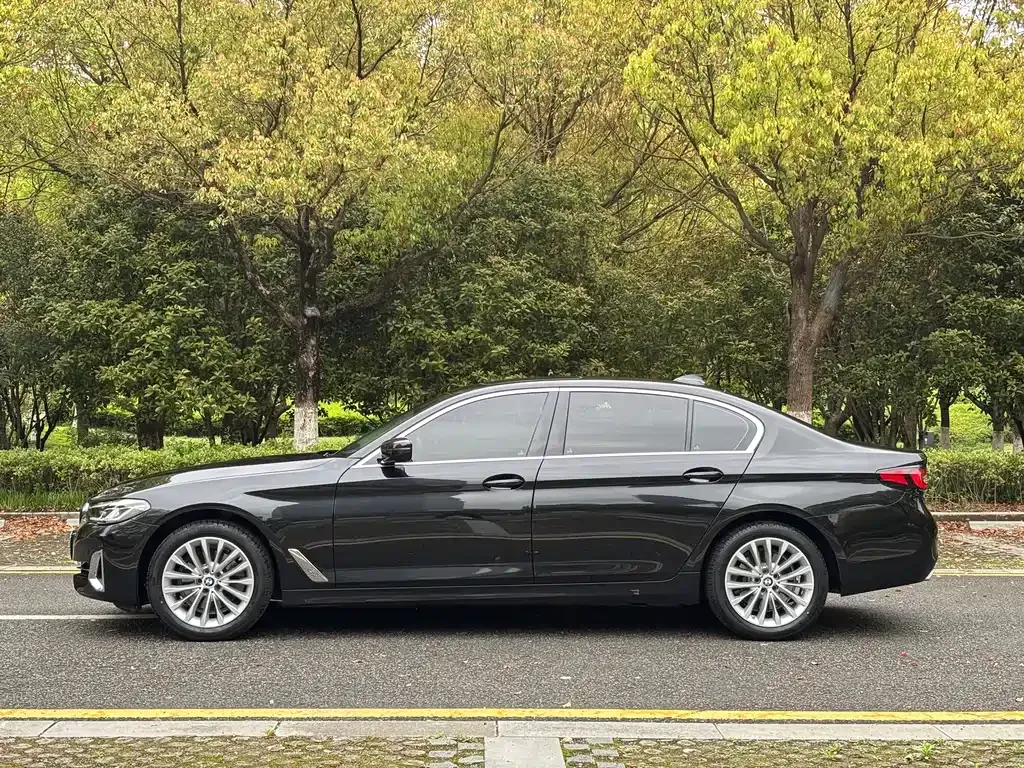 BMW 5 Series — фото 3