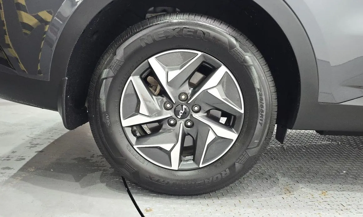 Kia Sorento — фото 9