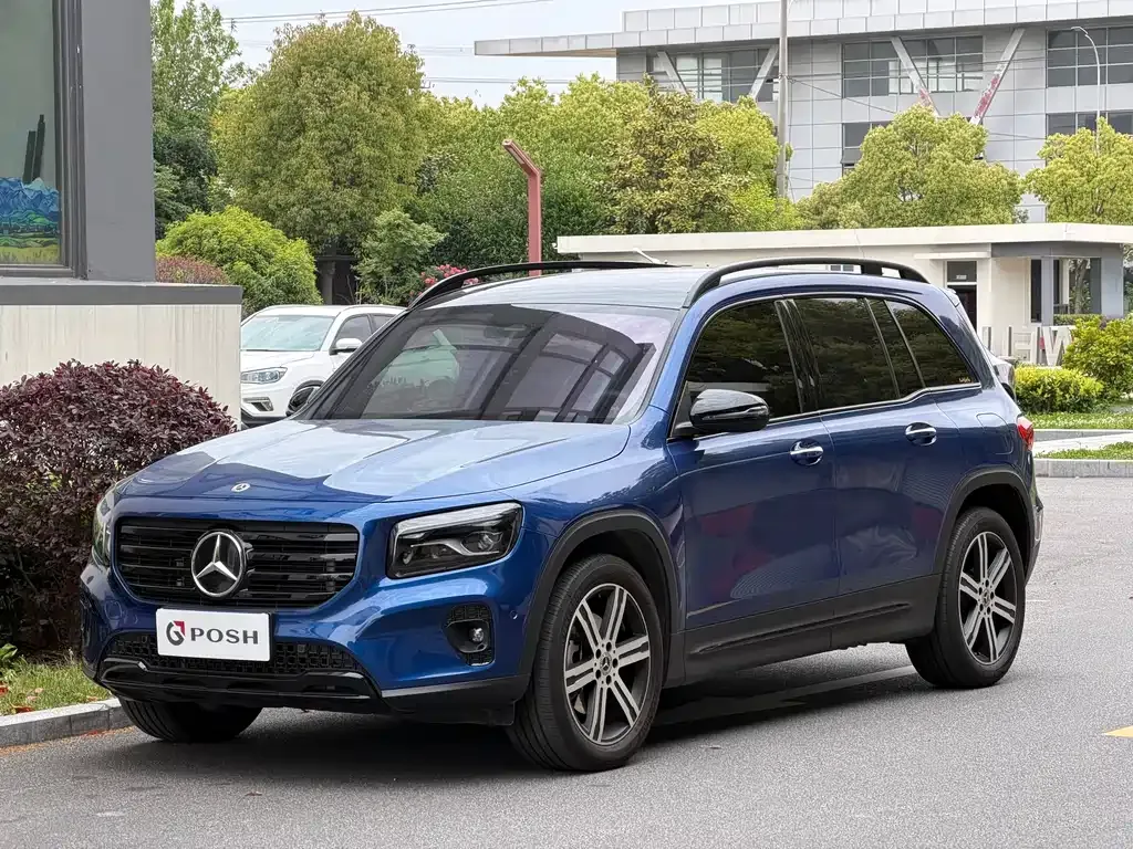 Mercedes-Benz GLB — фото 1