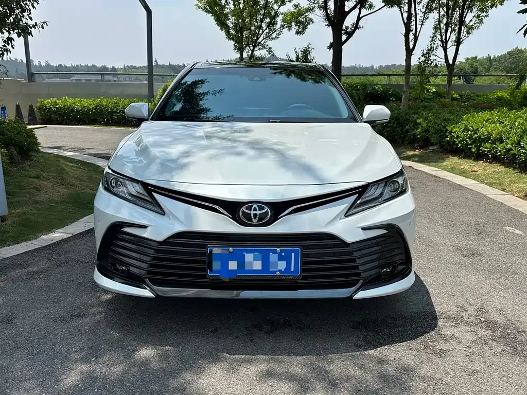 Toyota Camry — фото 8