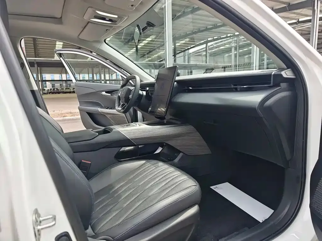 Changan Eado PHEV 2026 из CN, фото 4