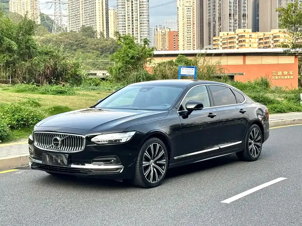 Volvo S90 — фото 1