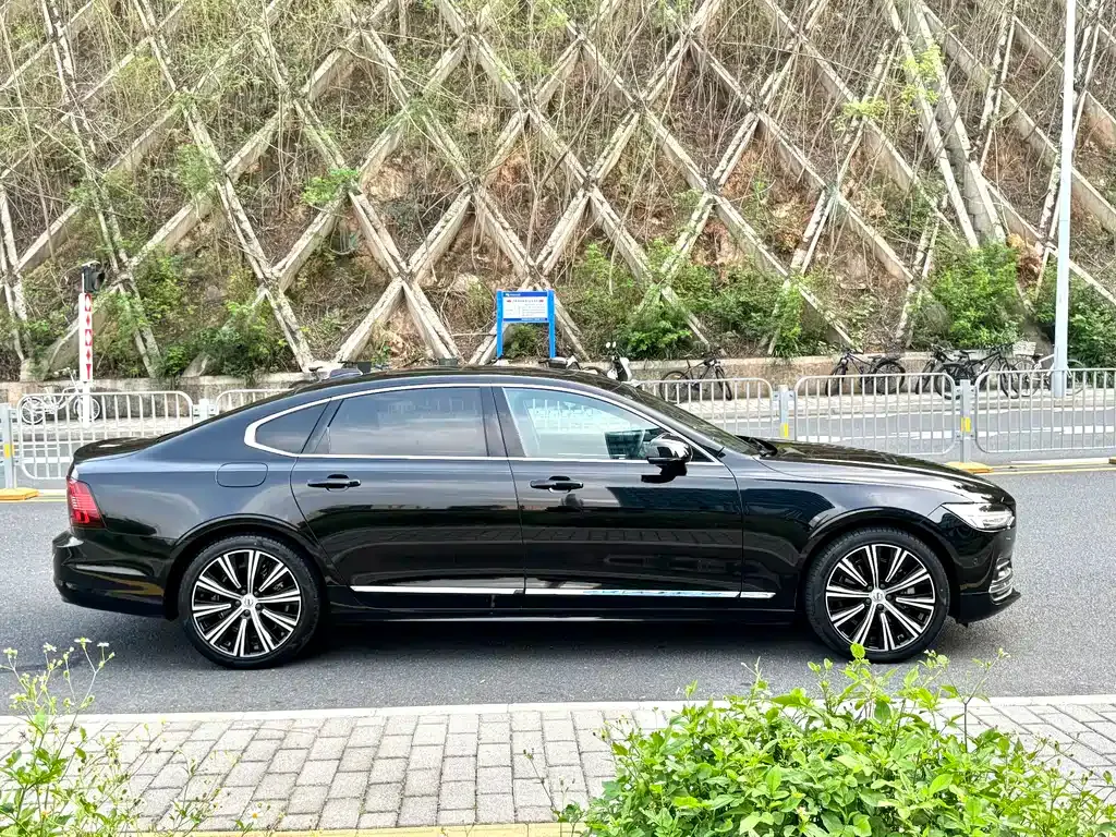 Volvo S90 — фото 8