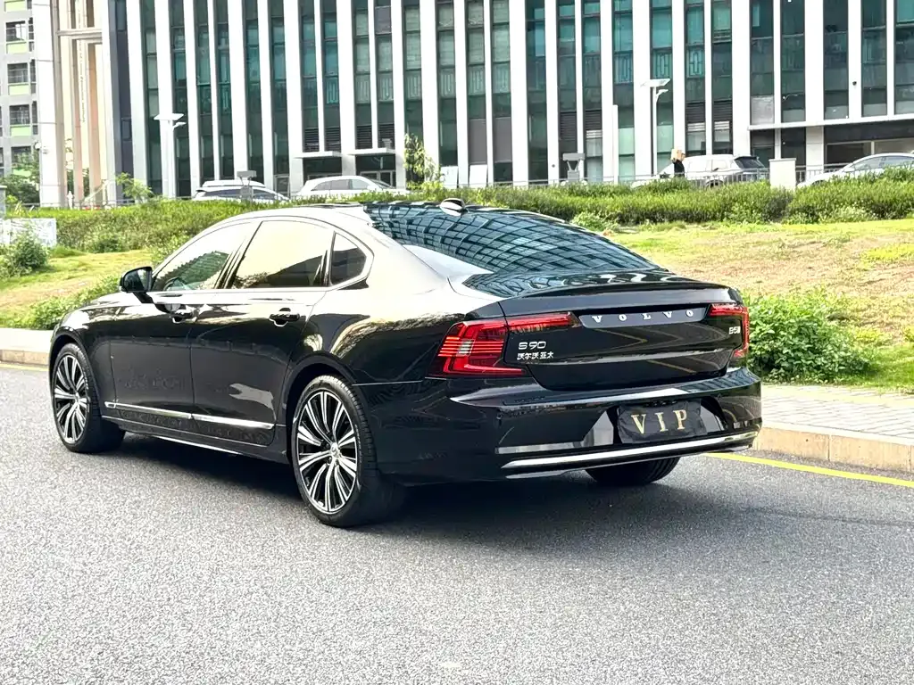 Volvo S90 — фото 10
