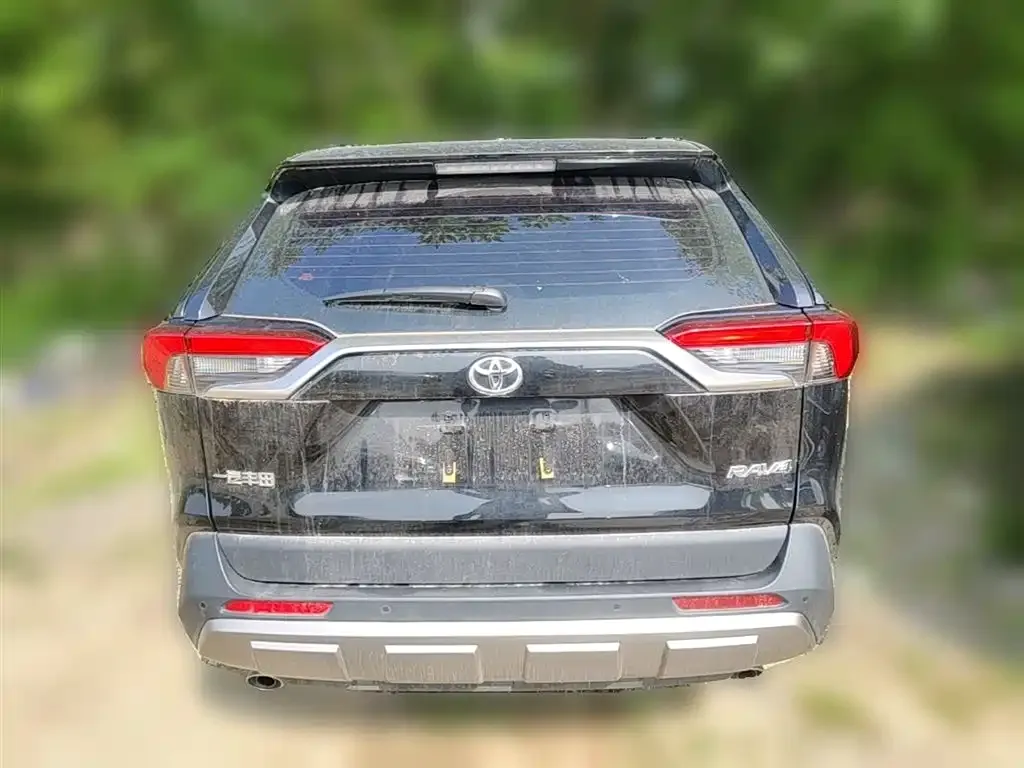 Toyota RAV4 — фото 10