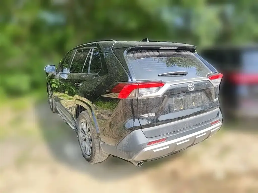Toyota RAV4 — фото 9
