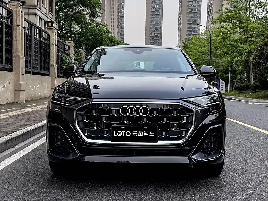 Audi Q8 — фото 7