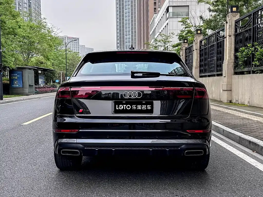 Audi Q8 — фото 5