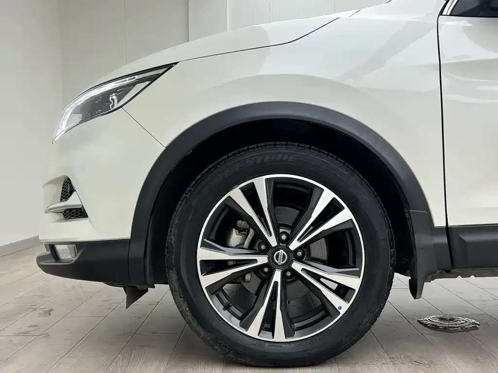 Nissan Qashqai — фото 6