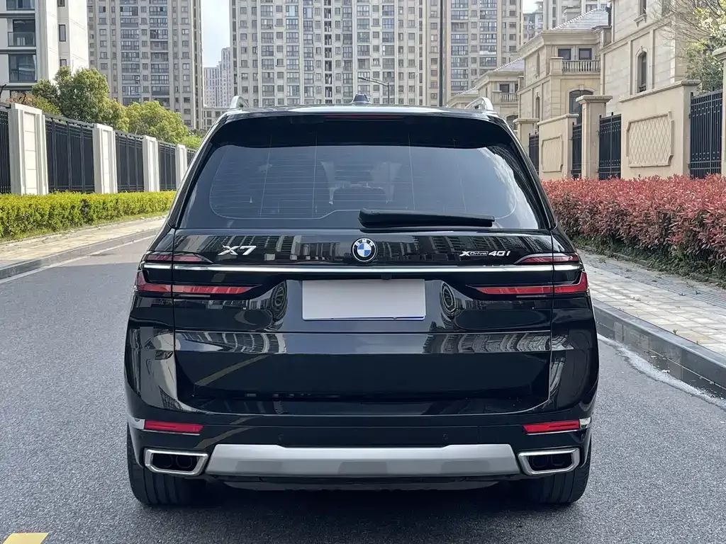 BMW X7 — фото 10