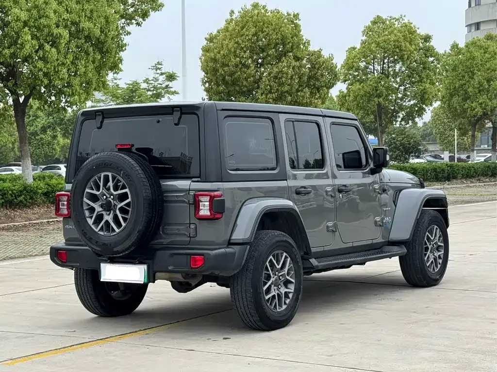 Jeep Wrangler PHEV — фото 7
