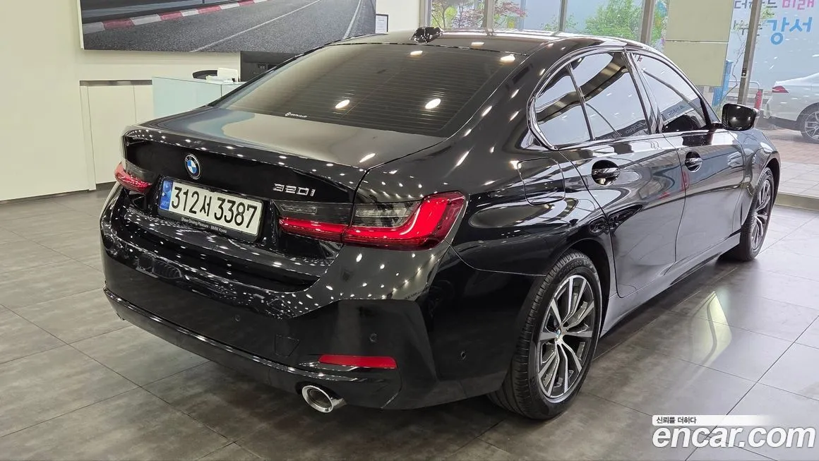 BMW 3-Series — фото 1