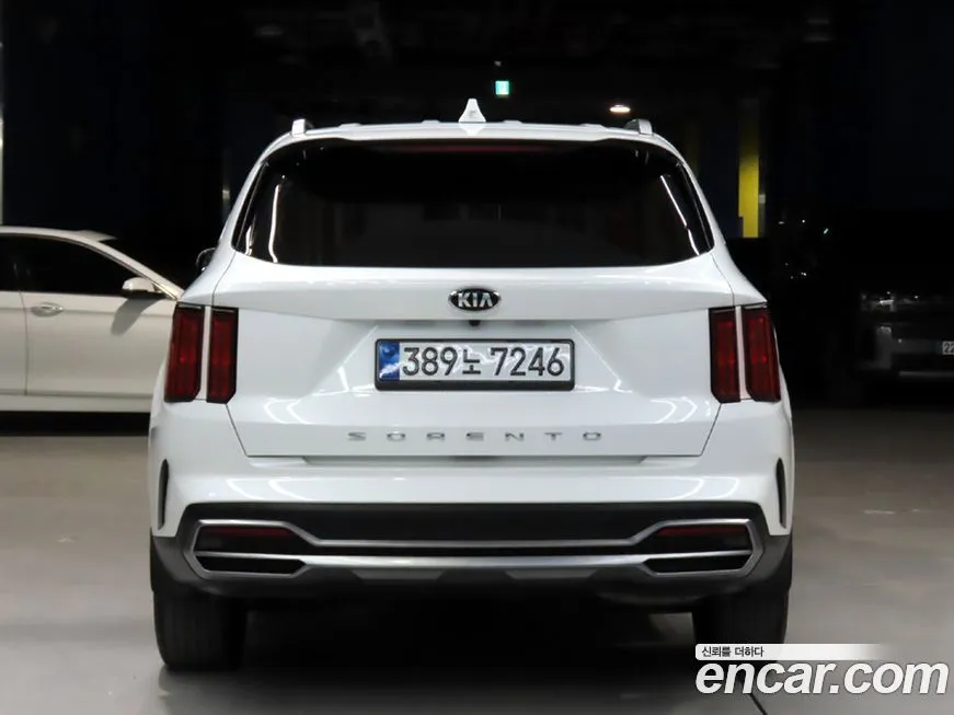 Kia Sorento — фото 8