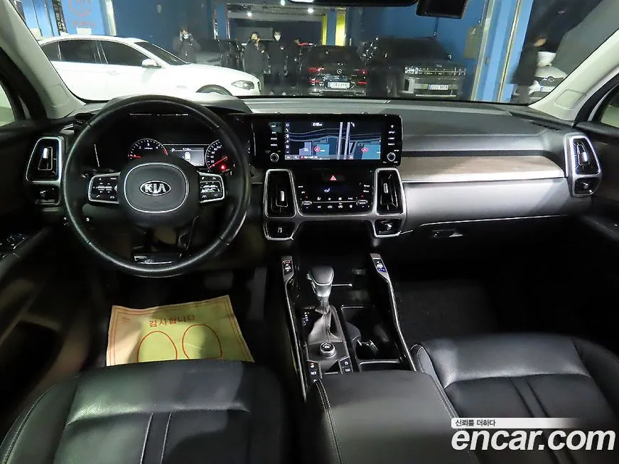 Kia Sorento — фото 7