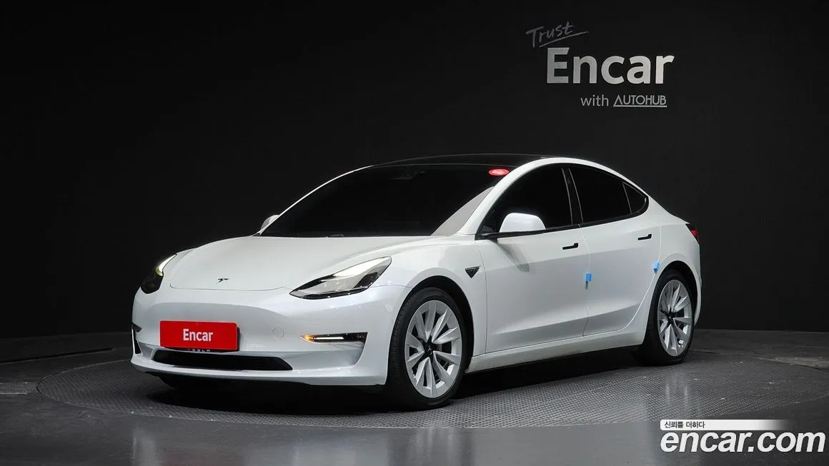 Tesla Model 3 — фото 1