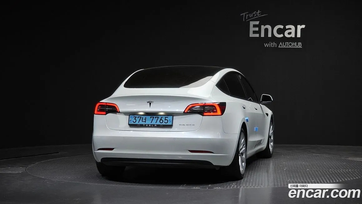Tesla Model 3 — фото 5