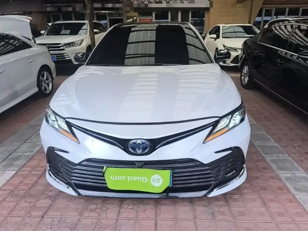 Toyota Camry — фото 7