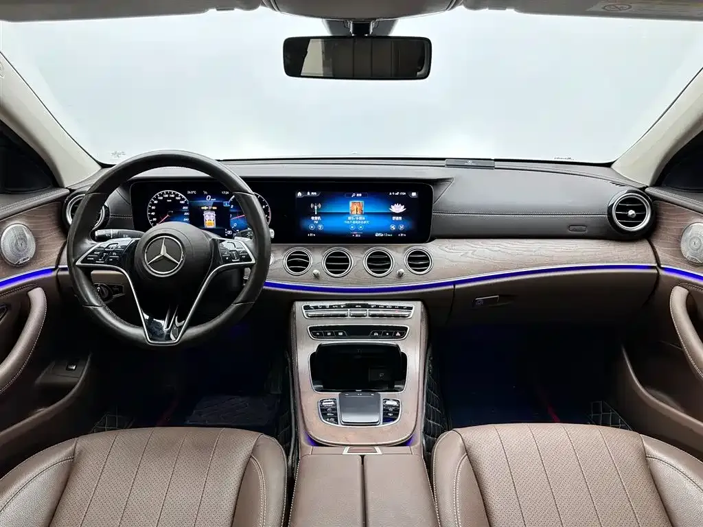 Mercedes-Benz E-Class — фото 2