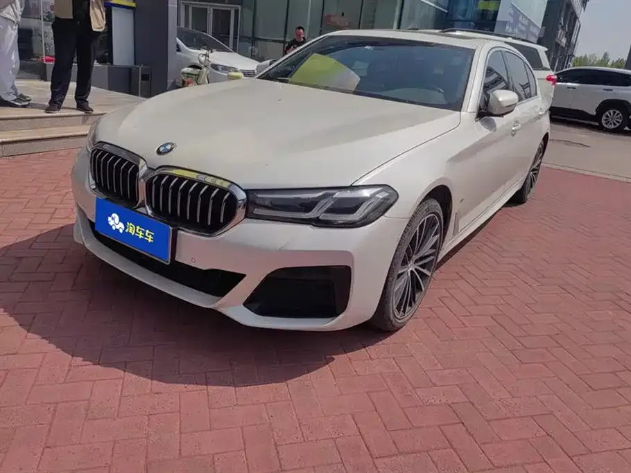 BMW 5 Series — фото 1