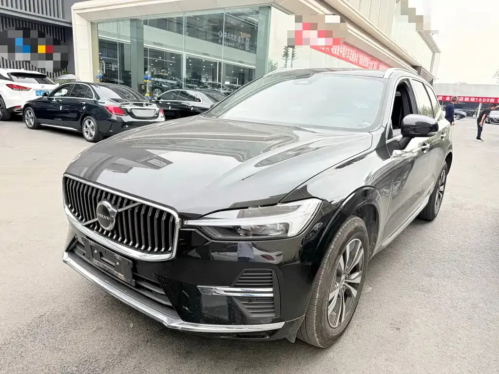 Volvo XC60 — фото 1