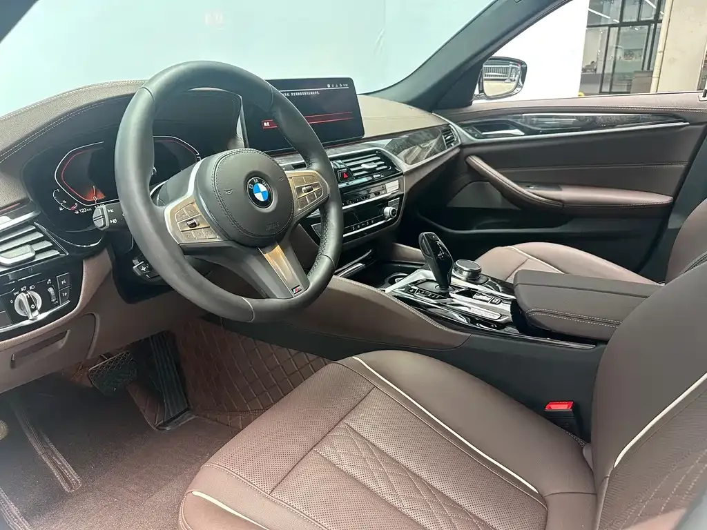 BMW 5 Series — фото 2