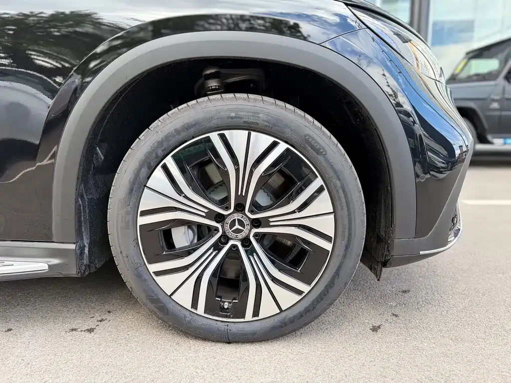 Mercedes-Benz EQE SUV — фото 3