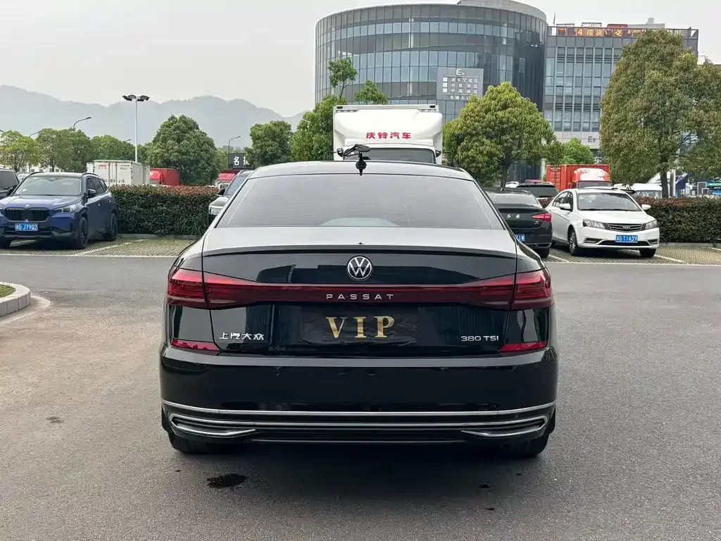 Volkswagen Passat — фото 3