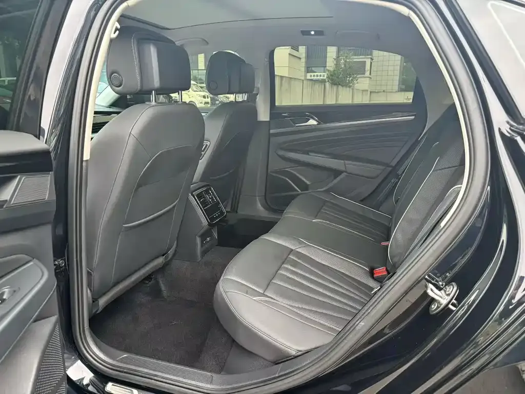 Volkswagen Passat — фото 2
