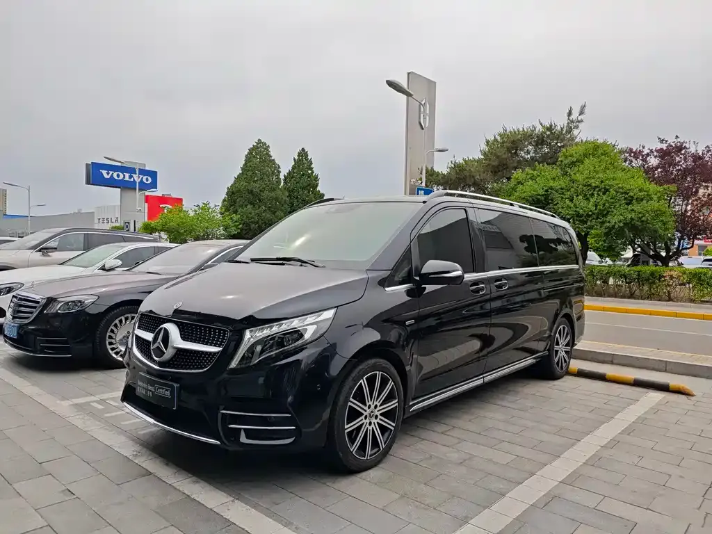 Mercedes-Benz V-Class — фото 1