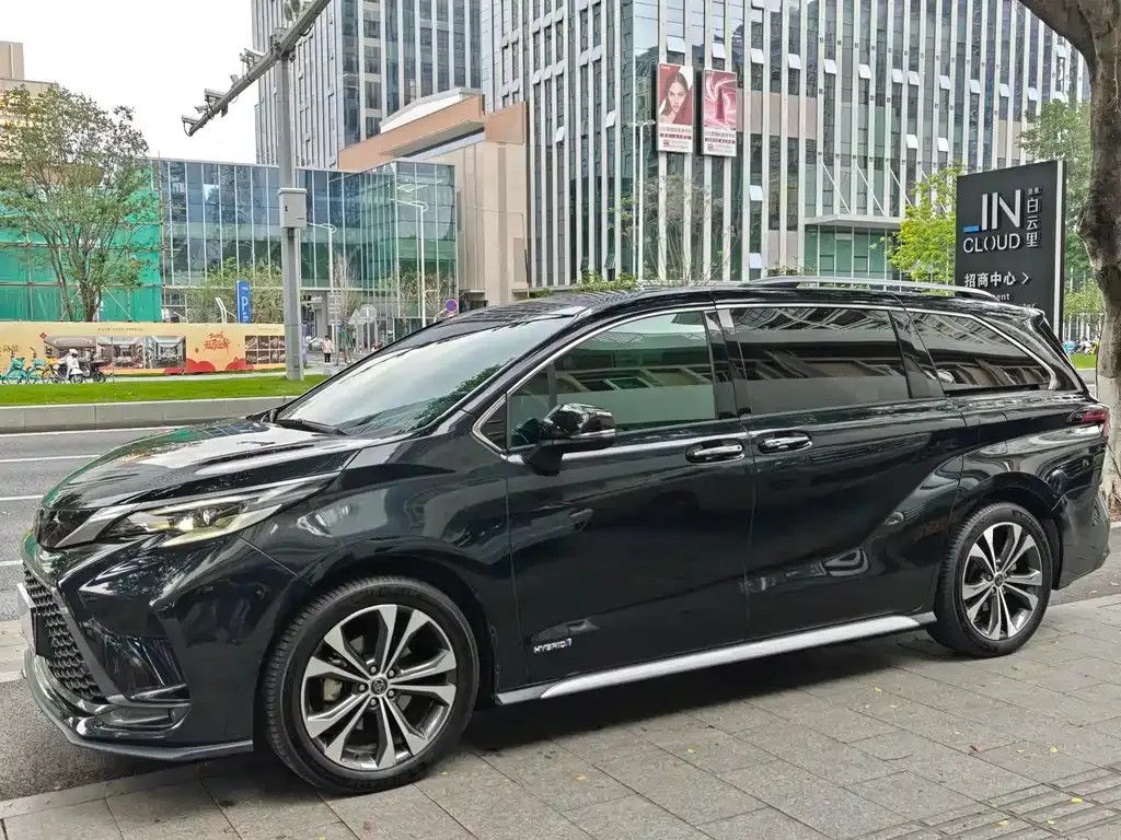 Toyota Granvia — фото 4