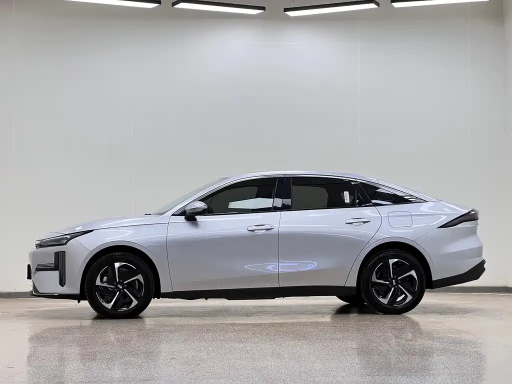 Geely Galaxy L6 2025 из CN, фото 8