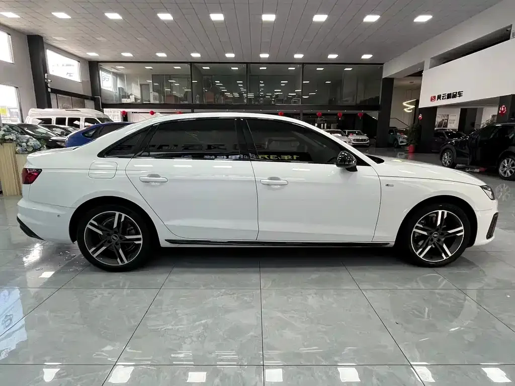 Audi A4L — фото 10